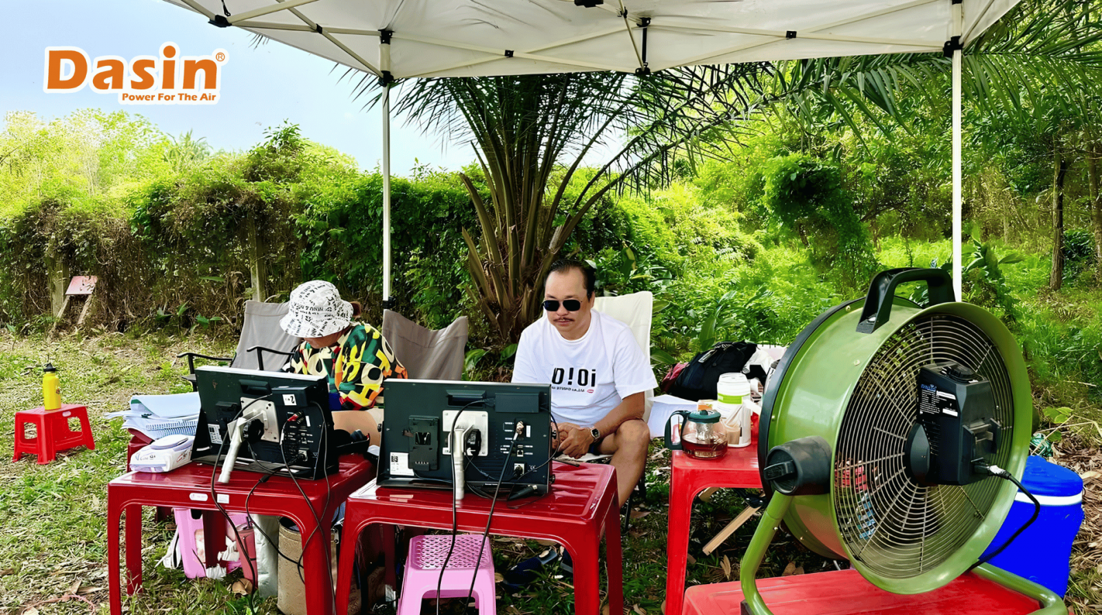 quạt pin ngoài trời