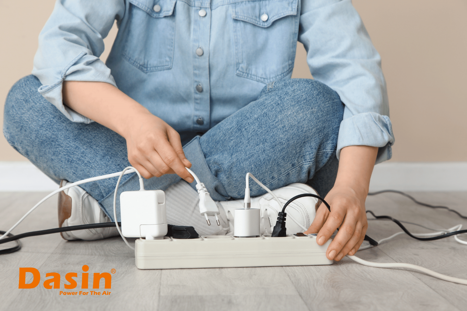 rút phích cắm quạt điện
